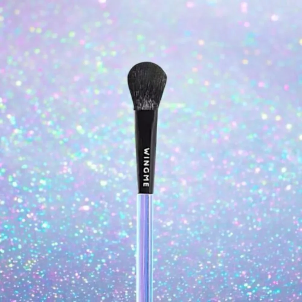 WINGME All-Over Eyeshadow Brush -‎ NEW IN PACKAGE!